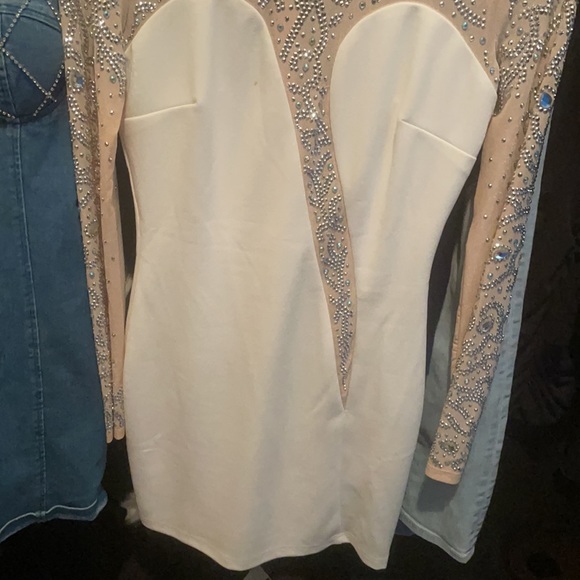 Beautiful studded mesh long sleeve dress. - Picture 5 of 6